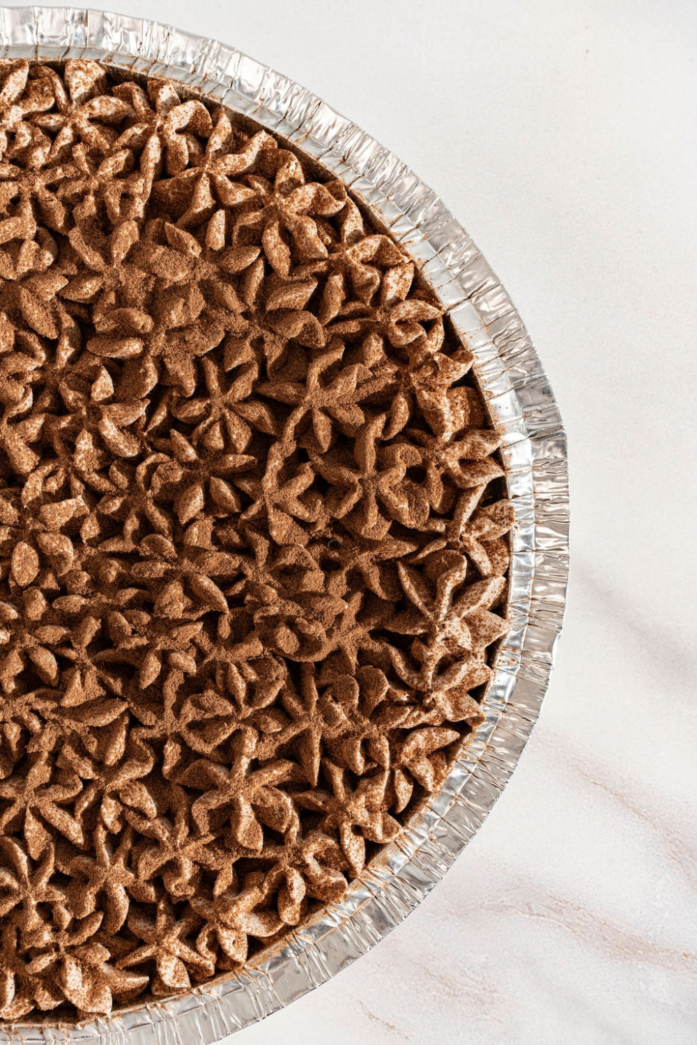 Una torta tres leches de chocolate.